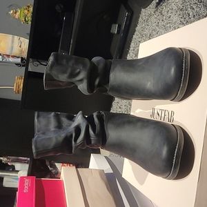 Size 7, Black JustFab Booties